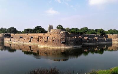  The Vellore Fort: Embodying Strength and Resistance
