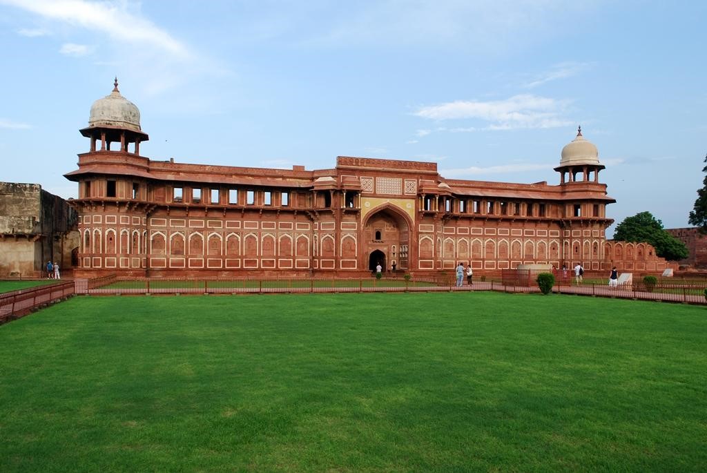 Jahangiri Mahal. Image Source: Wikimedia Commons