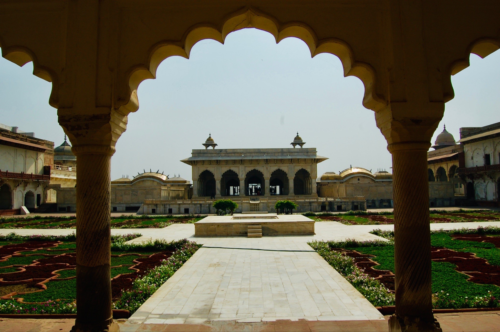 A view of the Diwan-i-Khas. Image Source: Flickr