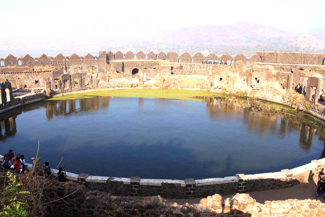 One of the reservoirs inside the fort, supplying fresh water. Image Source: Wikimedia Commons.