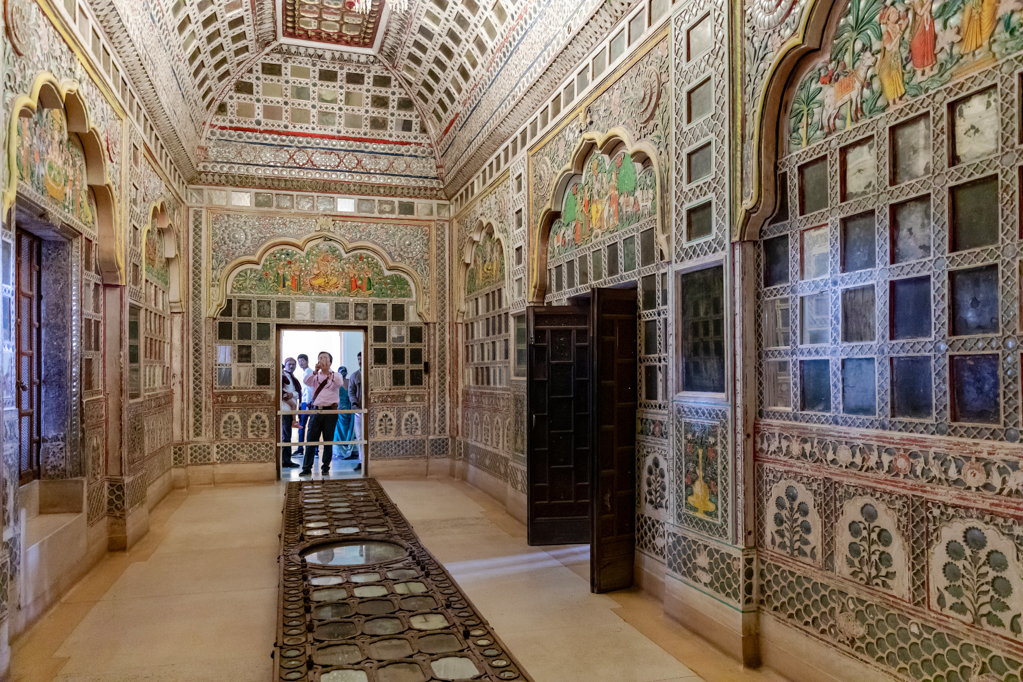 Sheesh Mahal. Image Source: Flickr