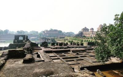 The Enchanting Mandu Fort